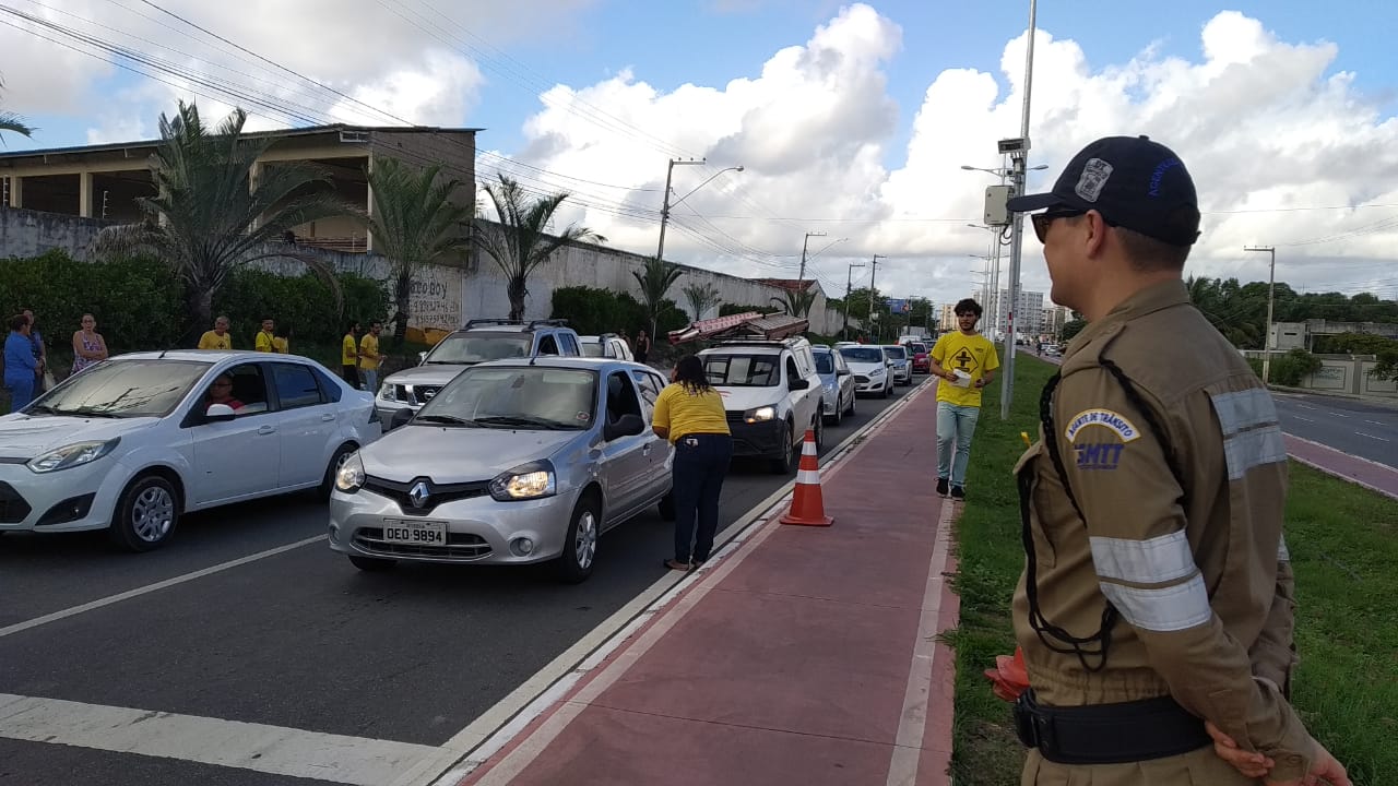 Maio Amarelo: SMTT realiza blitz educativa na avenida Etelvino Alves de Lima - SMTT Aracaju